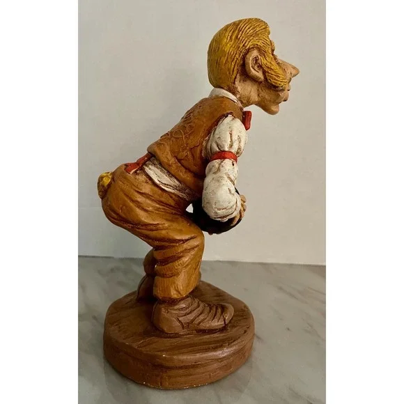 Vintage 1968 KIMRO Bowler Man Holding Bowling Ball Decor- Chalkware - Picture 4 of 7